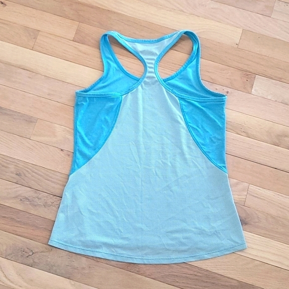 Cute women's tank top.  Size S - Picture 7 of 11